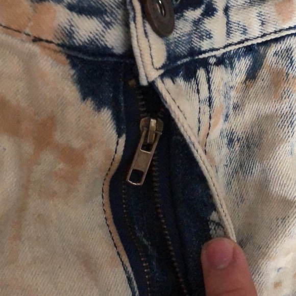 Jeans - Picture 2 of 4